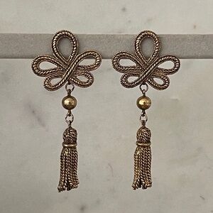 Vintage GJD clip on dangle earrings.